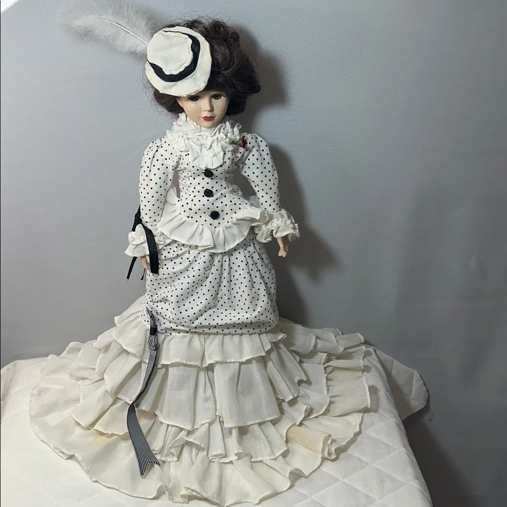 Elegant Victorian Vintage Doll With Hat Polkadot Ruffle Dress Under Garment Shoe - Picture 4 of 8